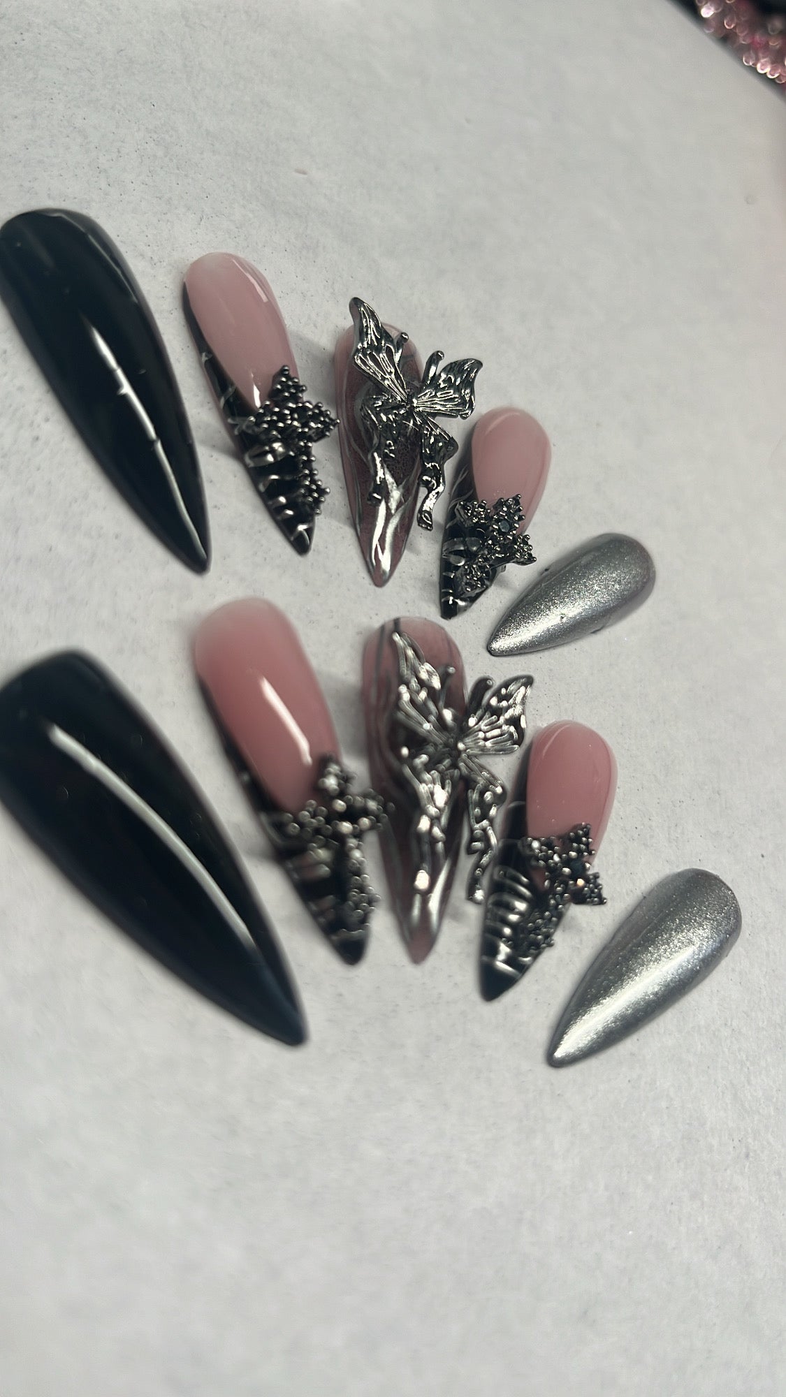 LOVE OR LUST PRESS ON NAILS